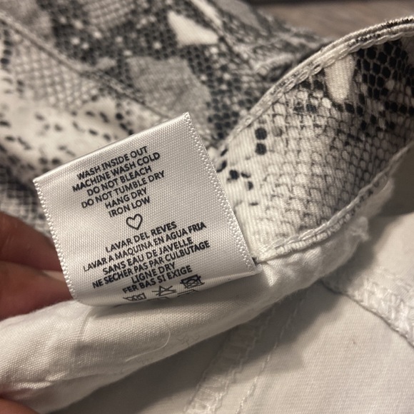 NWOT Cello Animal Print Jeans - Picture 8 of 12